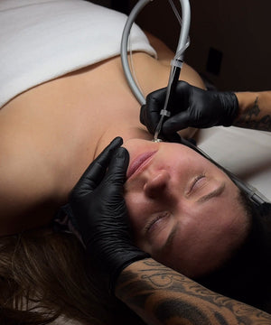 OXYGEN THERAPY GLASS FACIAL